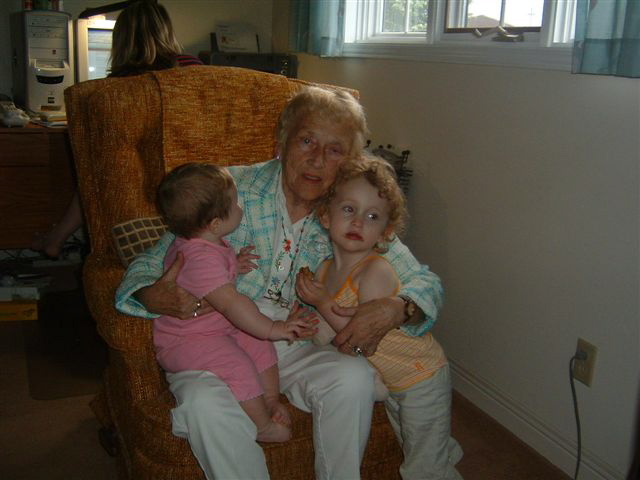 Charlotte, Hannah & Gram 5